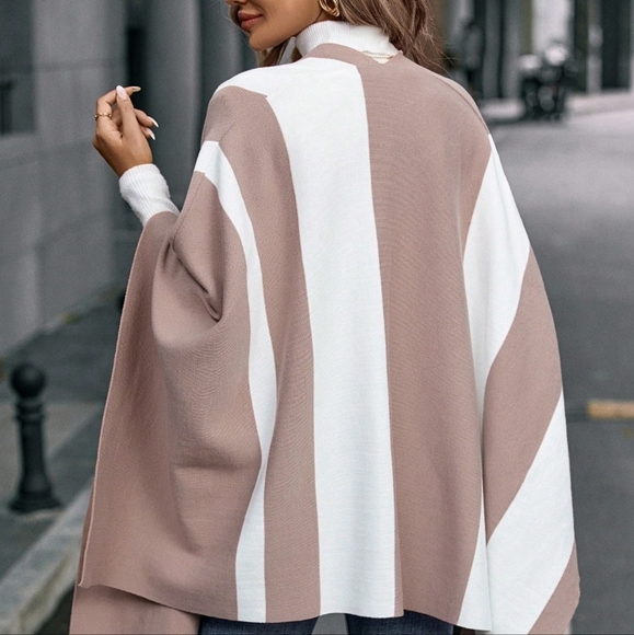 Two Tone Batwing Sleeve Asymmetrical Hem Cardigan - Picture 5 of 6